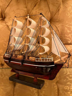 Casa Padrino Deko Segelschiff Belem Braun / Weiß / Naturfarben 20 x 5 x H. 20 cm - Handgefertigtes Deko Schiff - Deko Holzschiff - Modellschiff - Deko Accessoires