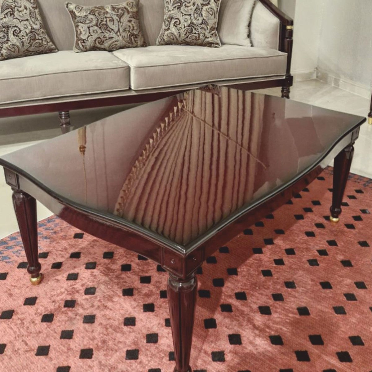 Casa Padrino Luxus Barock Couchtisch Rotbraun / Gold 110 cm - Barockstil Wohnzimmer Möbel