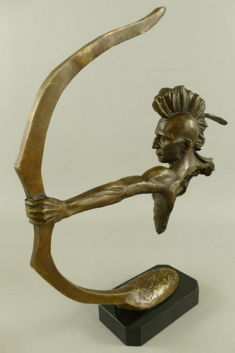 Casa Padrino Luxus Bronze Deko Skulptur Indianer mit Bogen Bronze / Schwarz H. 42 cm