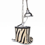 Casa Padrino Designer Hängeleuchte Schwarz / Weiß / Silber 26 x 21 x H. 18 cm - Pendelleuchte mit dekorativem Hut Lampenschirm im Zebra Look (KI Studio)